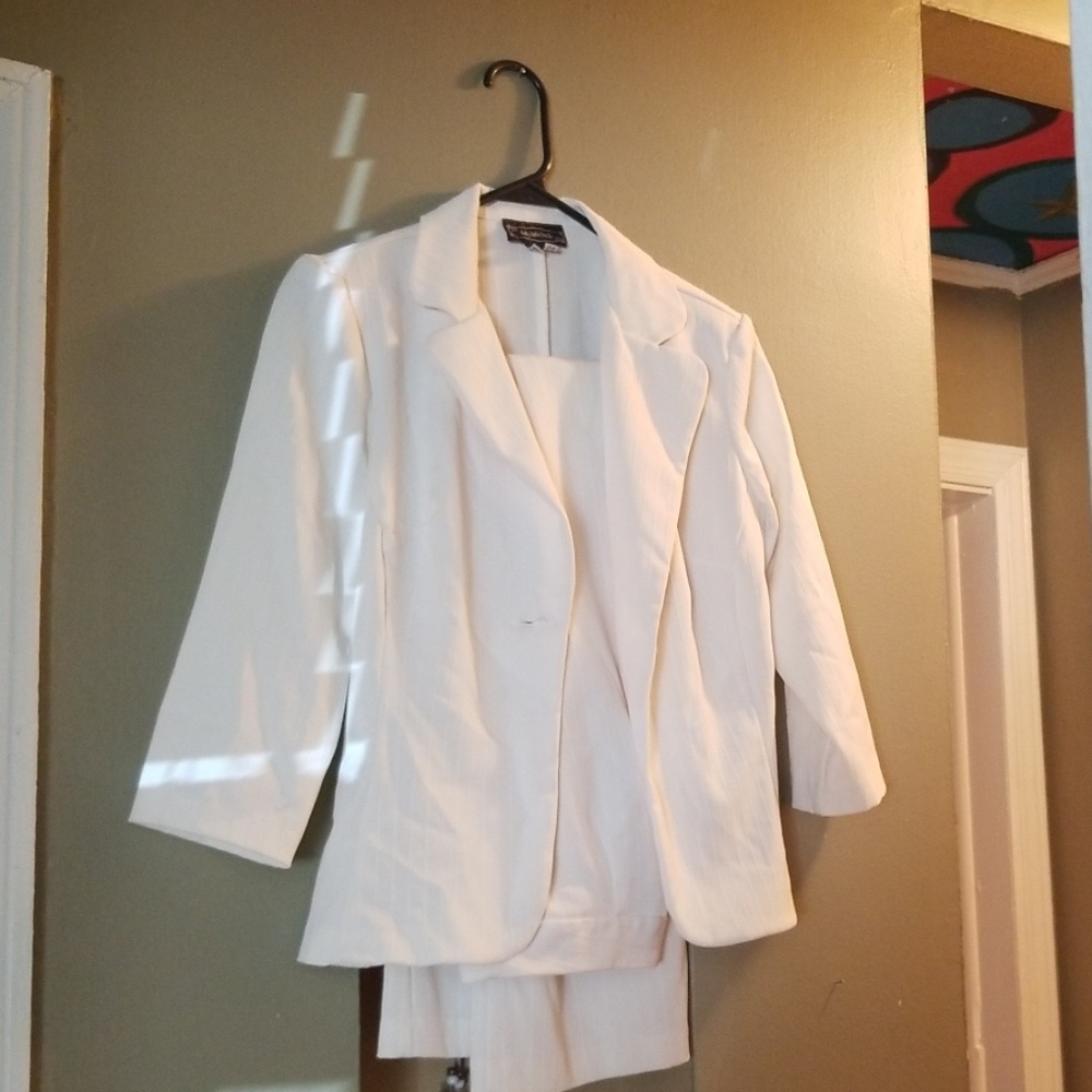 Off white pant suit